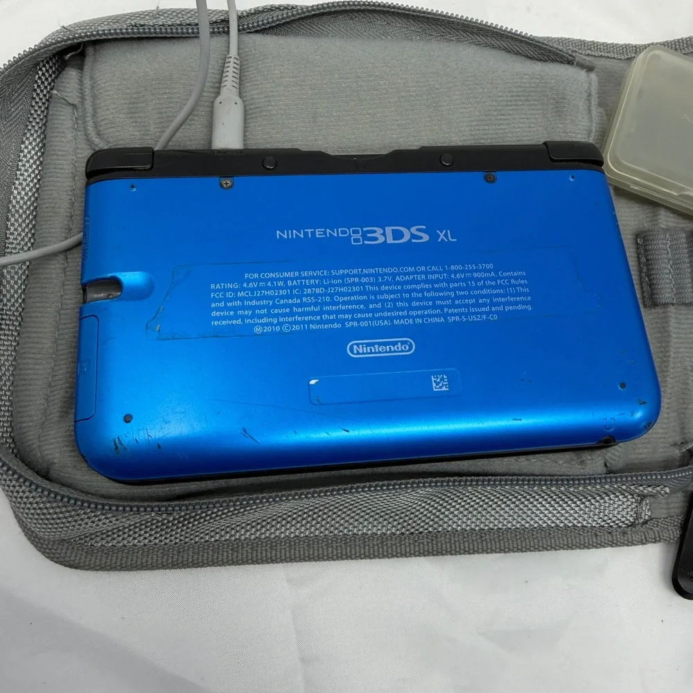 Nintendo 3DS XL Blue Black Handheld Console SPR-001 Bundle Case Charger 4GB SD